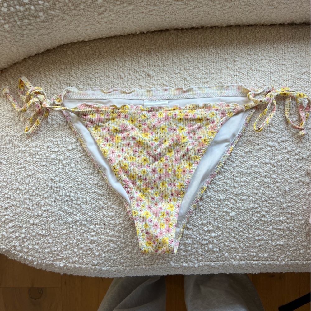 H&M White and Yellow Floral Ruffle Bikini Bottom